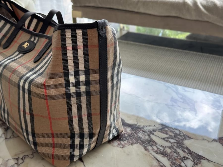 شنطة بربري Burberry tote