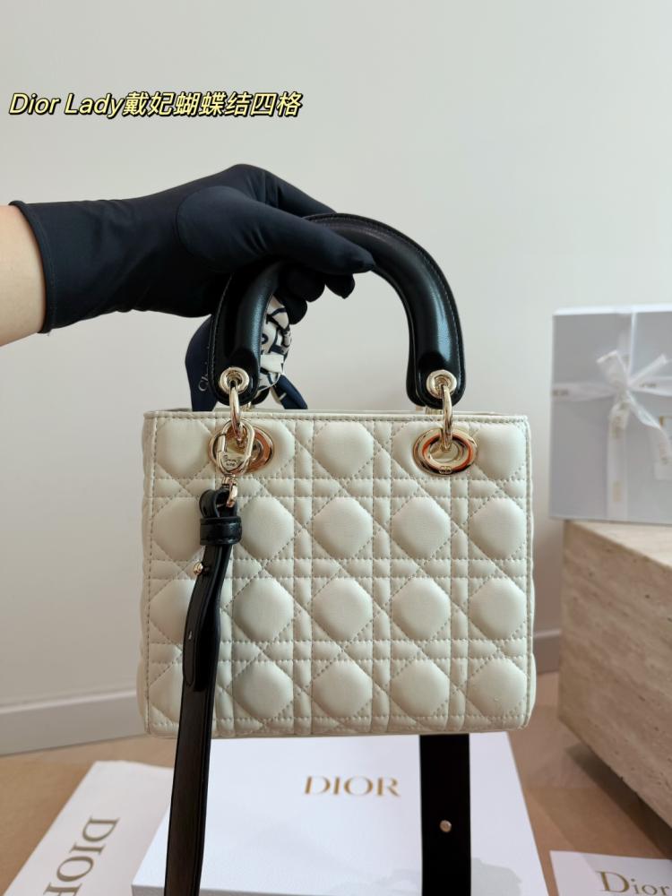 شنطة ديور ليدي ديور | Lady Dior (متوفرة بحجمين وعدة الوان)