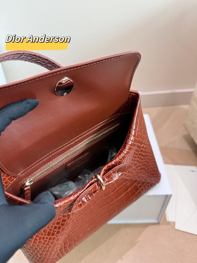 شنطة ديور سيغال | Cigale Bag (متوفرة بعدة الوان)