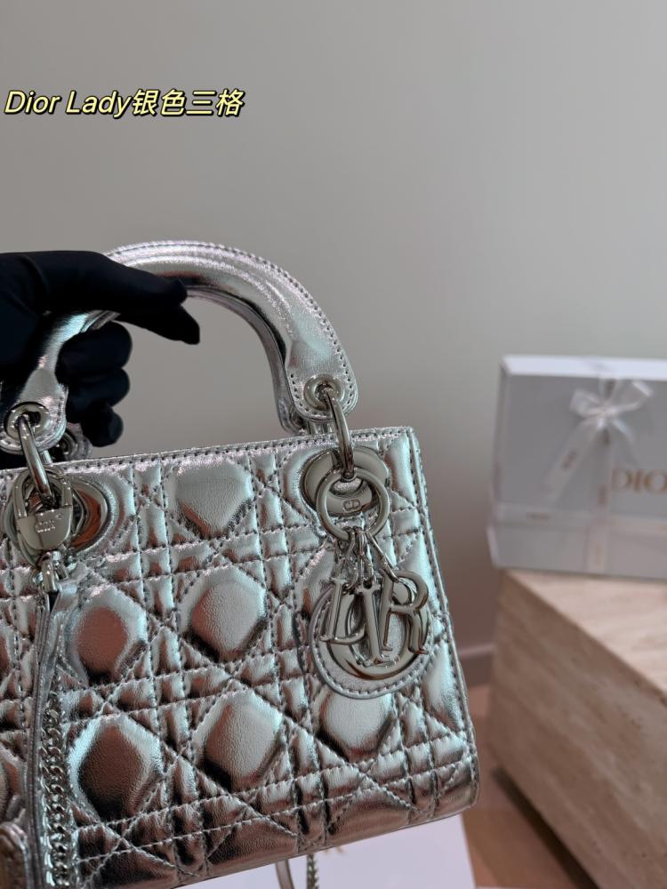 شنطة ديور ليدي ديور | Lady Dior (متوفرة بحجمين)