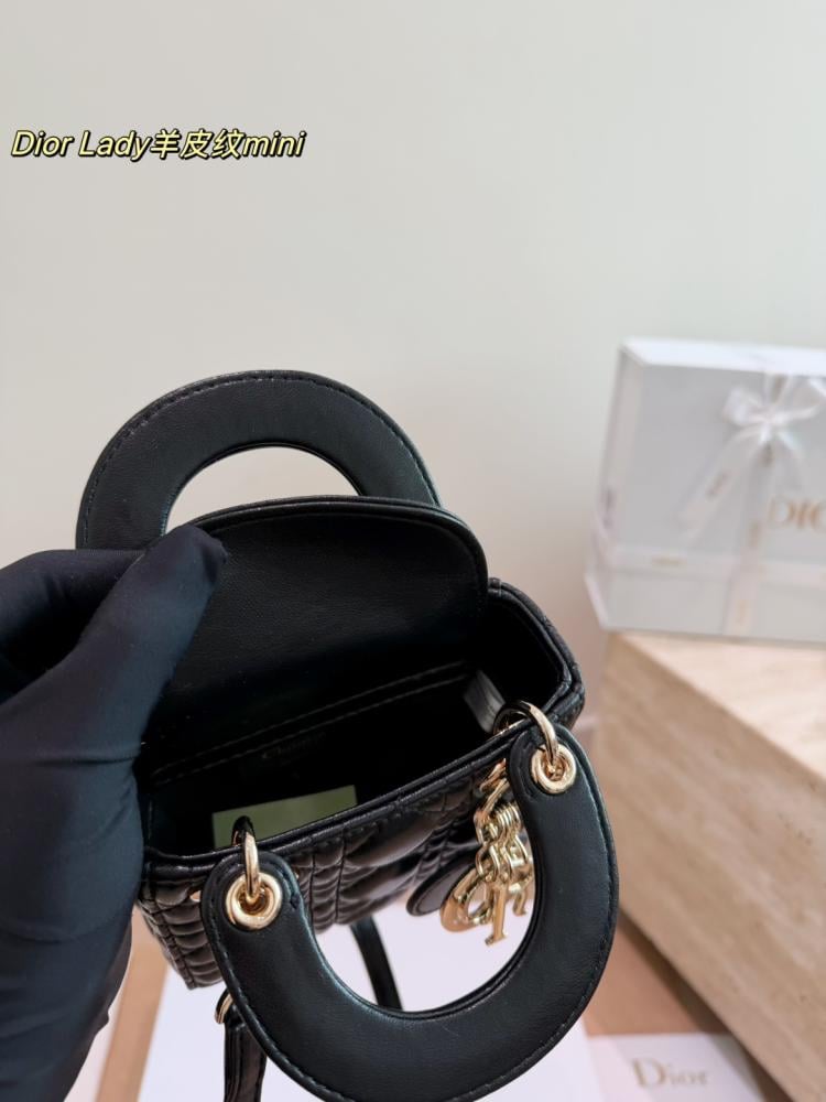 شنطة ديور ليدي ديور ميني | Mini Lady Dior (متوفرة بعدة الوان)