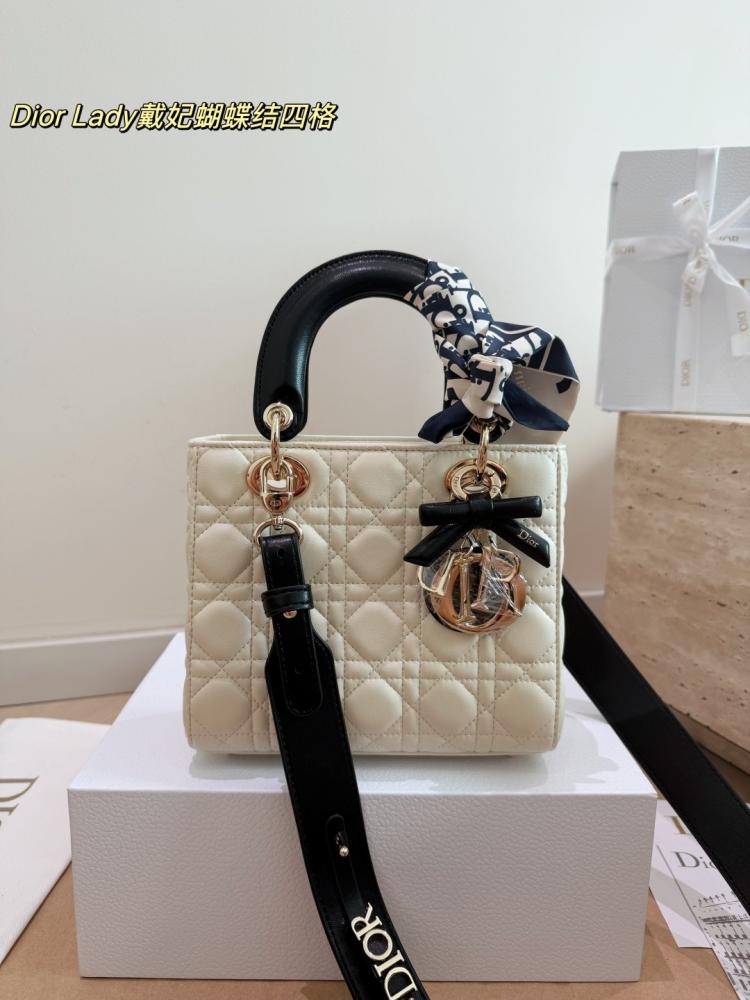 شنطة ديور ليدي ديور | Lady Dior (متوفرة بحجمين وعدة الوان)