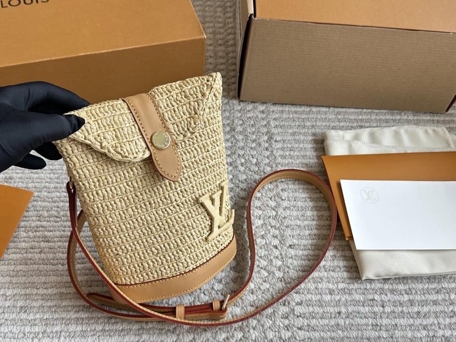 شنطة لويس فيتون إنفلوب باوتش Envelope Pouch