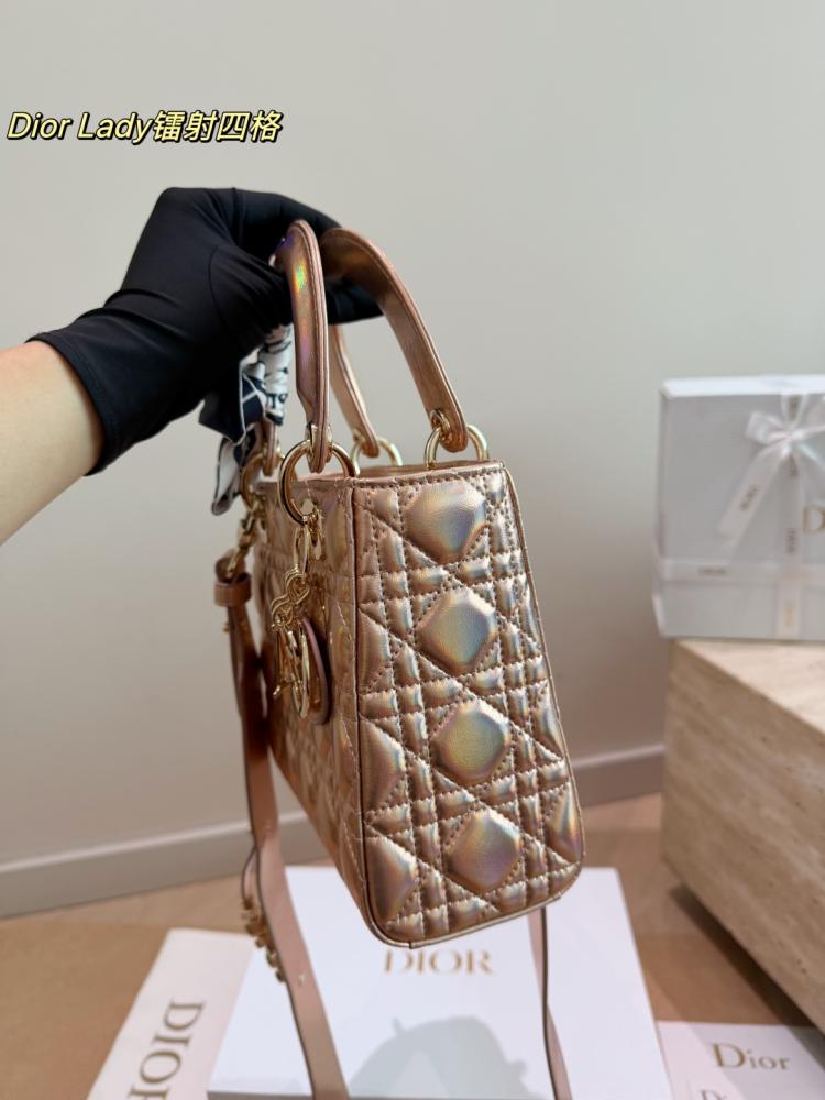 شنطة ديور ليدي ديور | Lady Dior (متوفرة بحجمين)