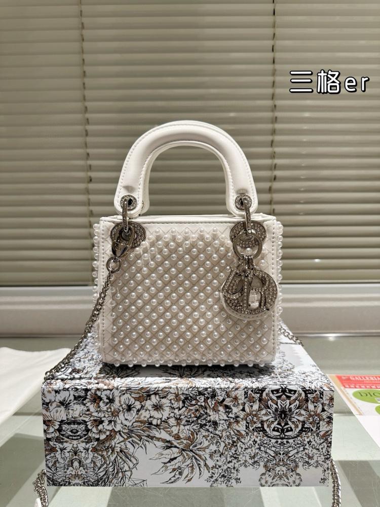 شنطة ليدي ديور 17cm Lady Dior (متوفرة بعدة الوان)