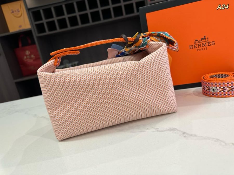 شنطة هرمز Trousse (متوفرة بعدة الوان)