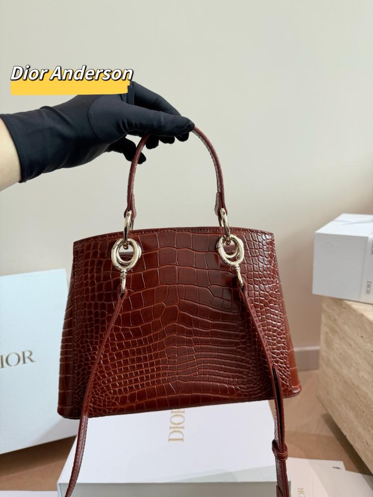 شنطة ديور سيغال | Cigale Bag (متوفرة بعدة الوان)