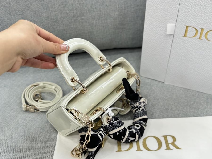 شنطة ديور ليدي ديور جوي جلد لامع Lady Dior Joy (متوفرة بعدة مقاسات)