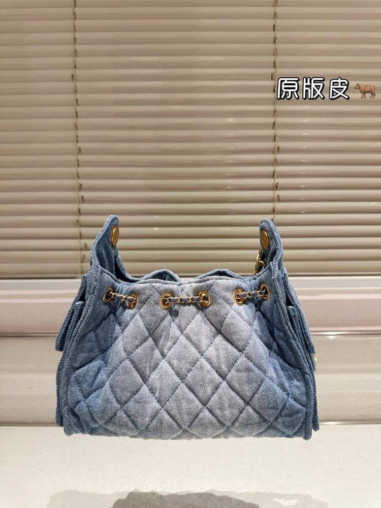 شنطة شانيل ميني هوبو hobo mini مقاس 22cm
