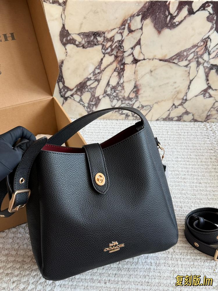 شنطة كوتش هادلي تيرنلوك توت | Hadley Turnlock Tote