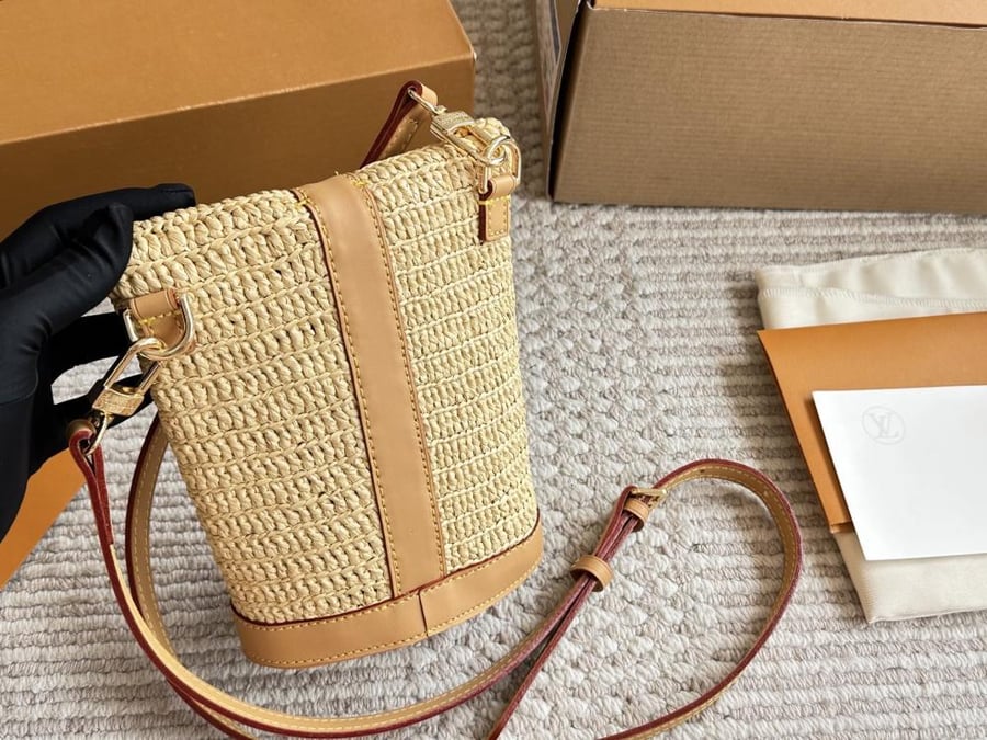 شنطة لويس فيتون إنفلوب باوتش Envelope Pouch