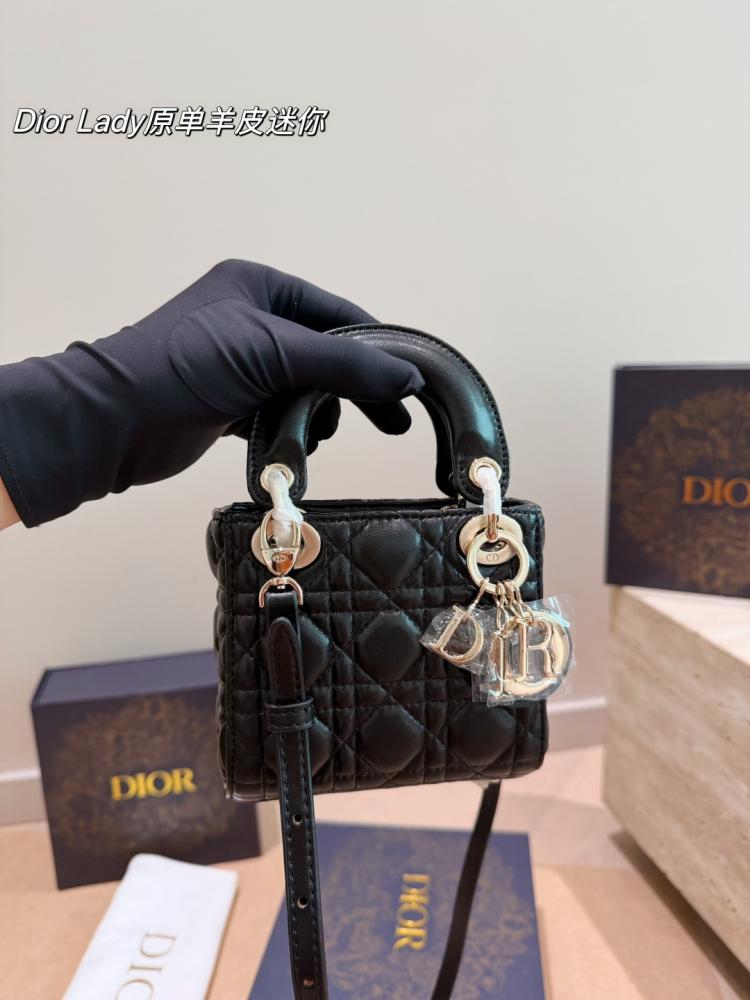 شنطة ديور ليدي ديور ميني | Mini Lady Dior (متوفرة بعدة الوان)