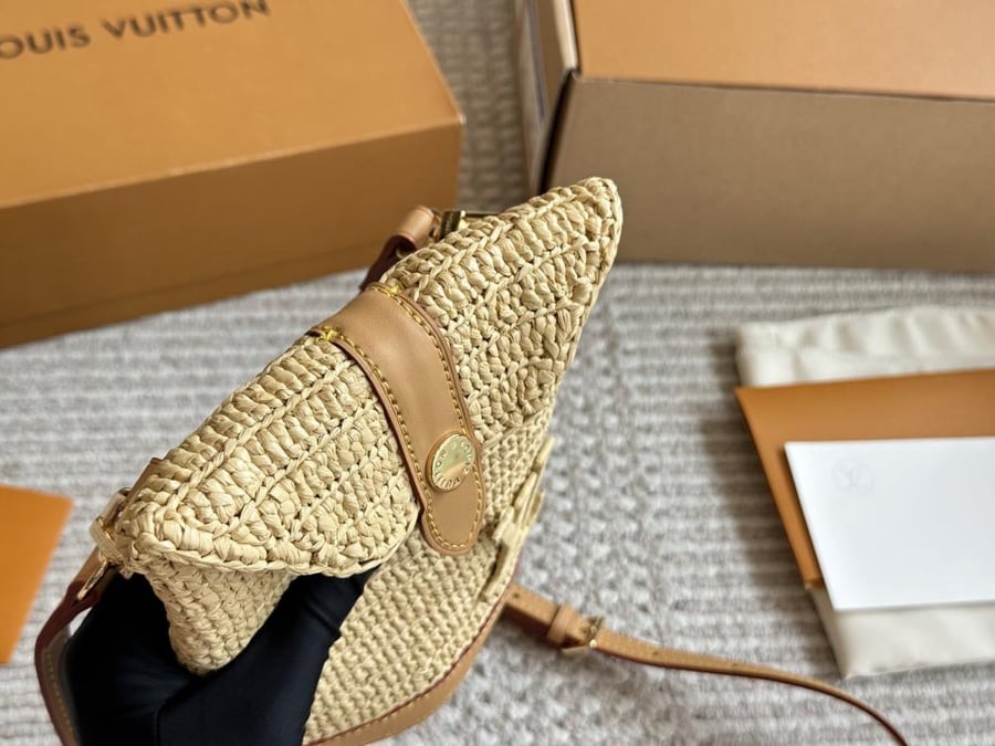 شنطة لويس فيتون إنفلوب باوتش Envelope Pouch