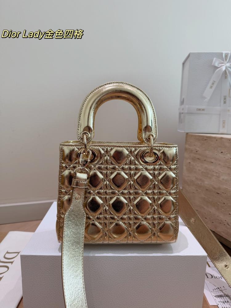 شنطة ديور ليدي ديور | Lady Dior (متوفرة بحجمين)