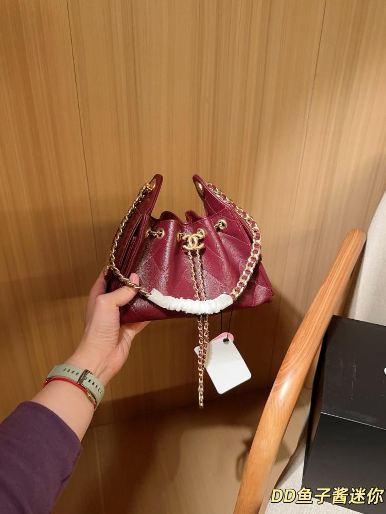 شنطة شانيل 25c mini hobo (متوفرة بعدة الوان)