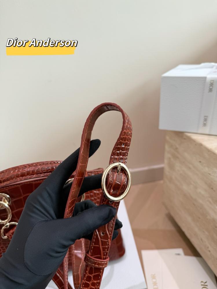 شنطة ديور سيغال | Cigale Bag (متوفرة بعدة الوان)