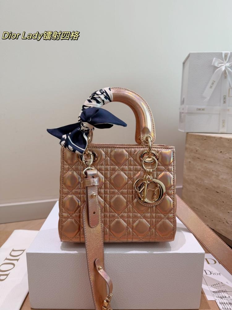 شنطة ديور ليدي ديور | Lady Dior (متوفرة بحجمين)