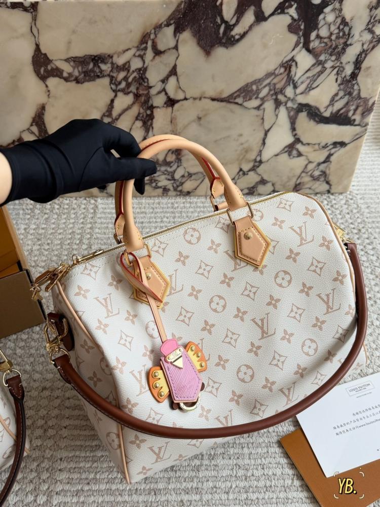 شنطة لويس فيتون سبيدي باندوليير | Speedy Bandoulière (متوفرة بلونين وحجمين)
