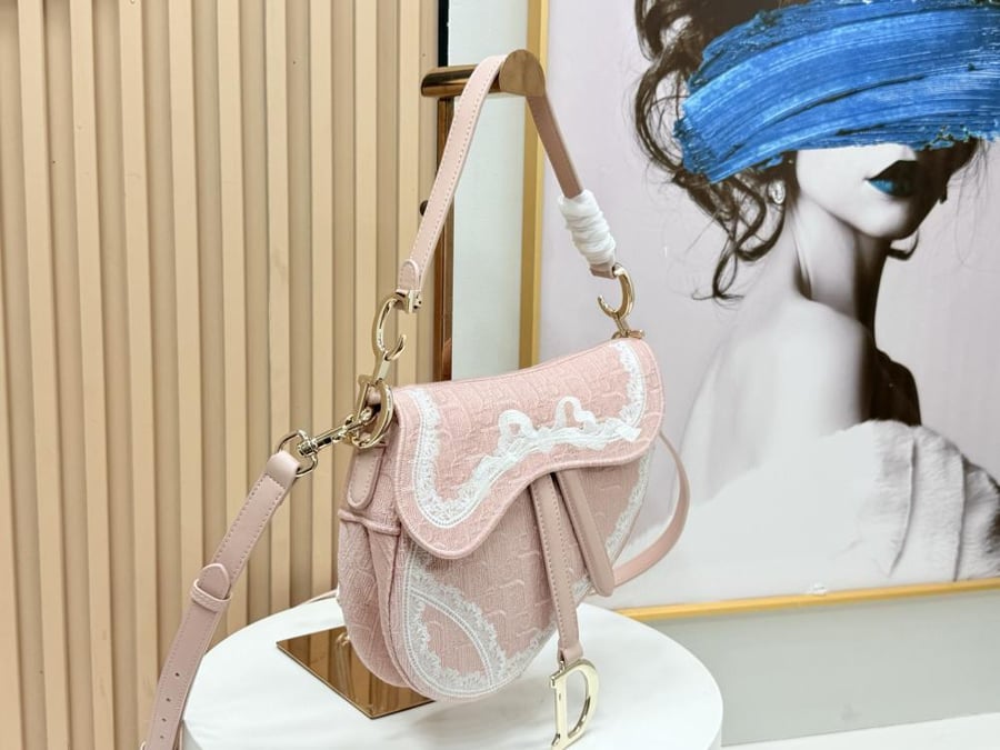 شنطة ديور Saddle