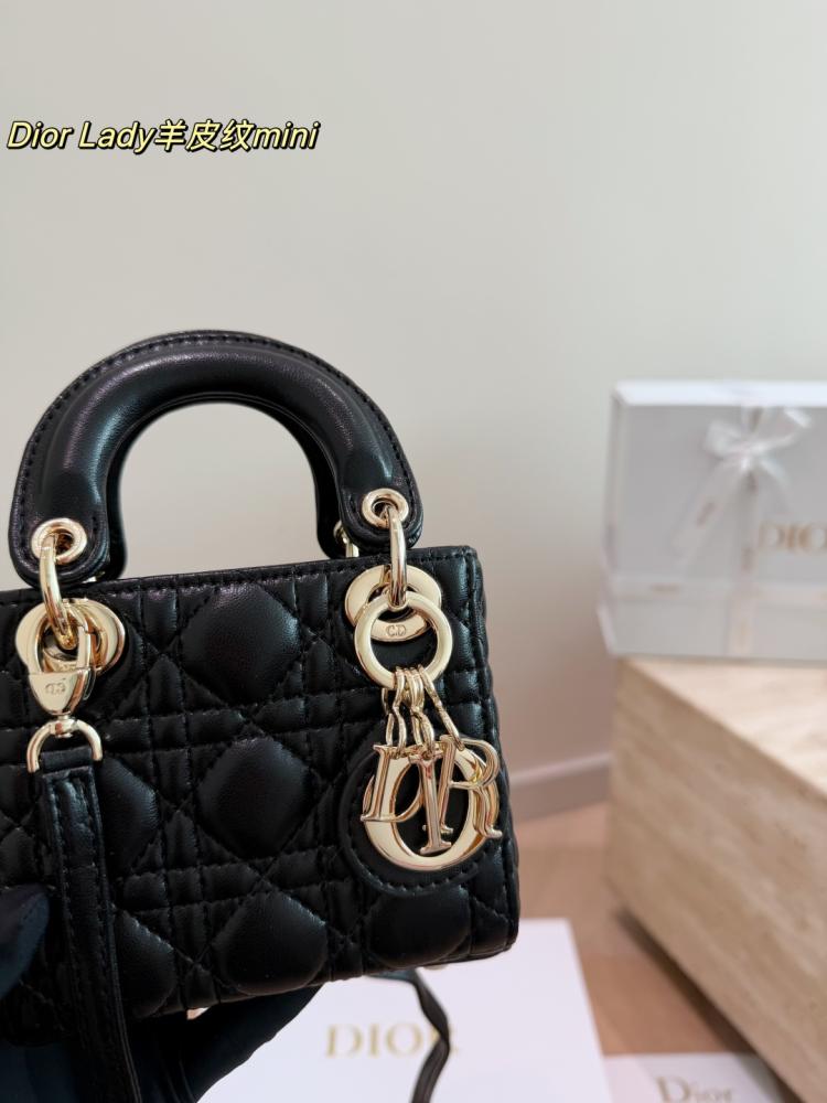 شنطة ديور ليدي ديور ميني | Mini Lady Dior (متوفرة بعدة الوان)