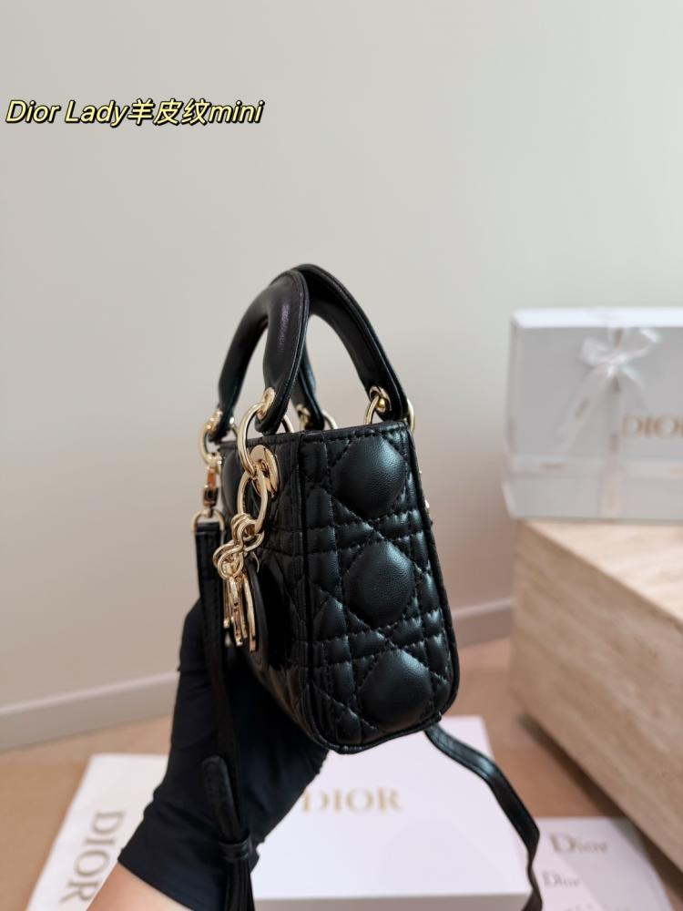 شنطة ديور ليدي ديور ميني | Mini Lady Dior (متوفرة بعدة الوان)