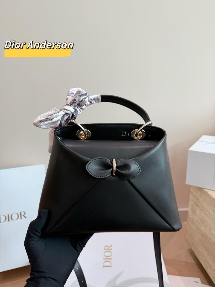 شنطة ديور سيغال | Cigale Bag (متوفرة بعدة الوان)