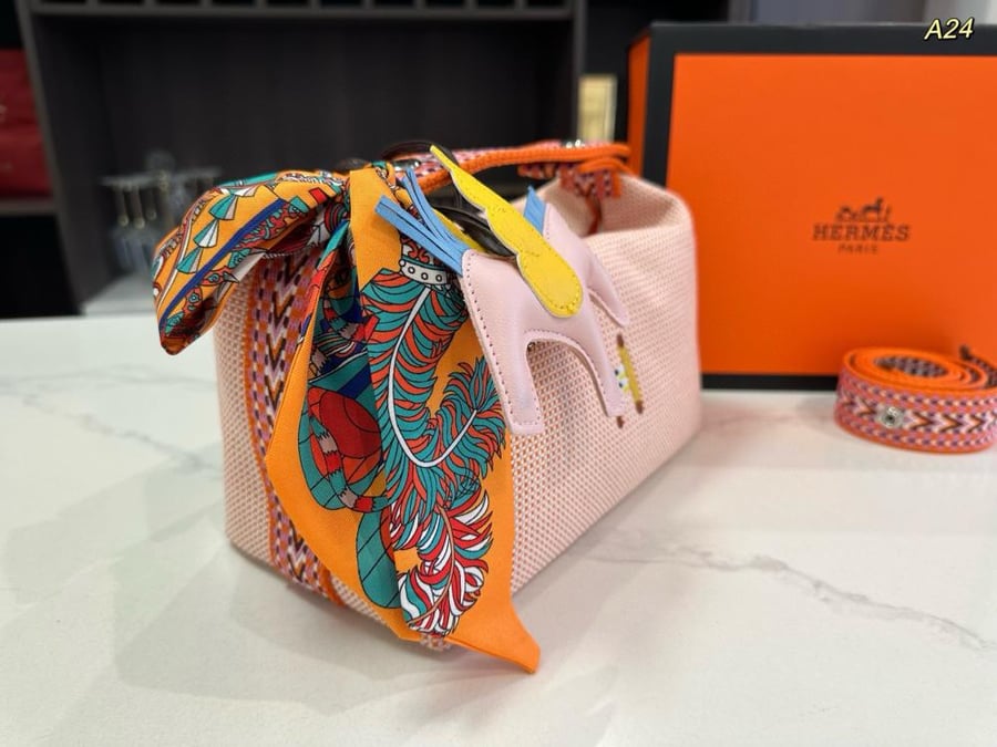 شنطة هرمز Trousse (متوفرة بعدة الوان)