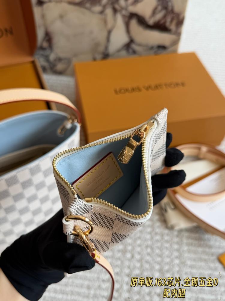 شنطة لويس فيتون LV All In BB