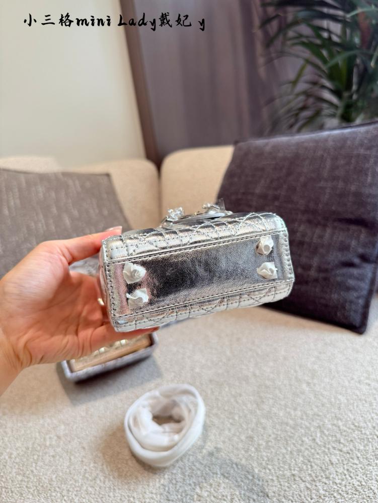 شنطة ديور ليدي ديور ميني | Mini Lady Dior (متوفرة بعدة الوان)