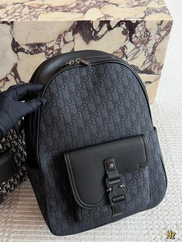 شنطة ظهر ديور سادل زيب باك باك | Saddle Zip Backpack (متوفرة لونين)