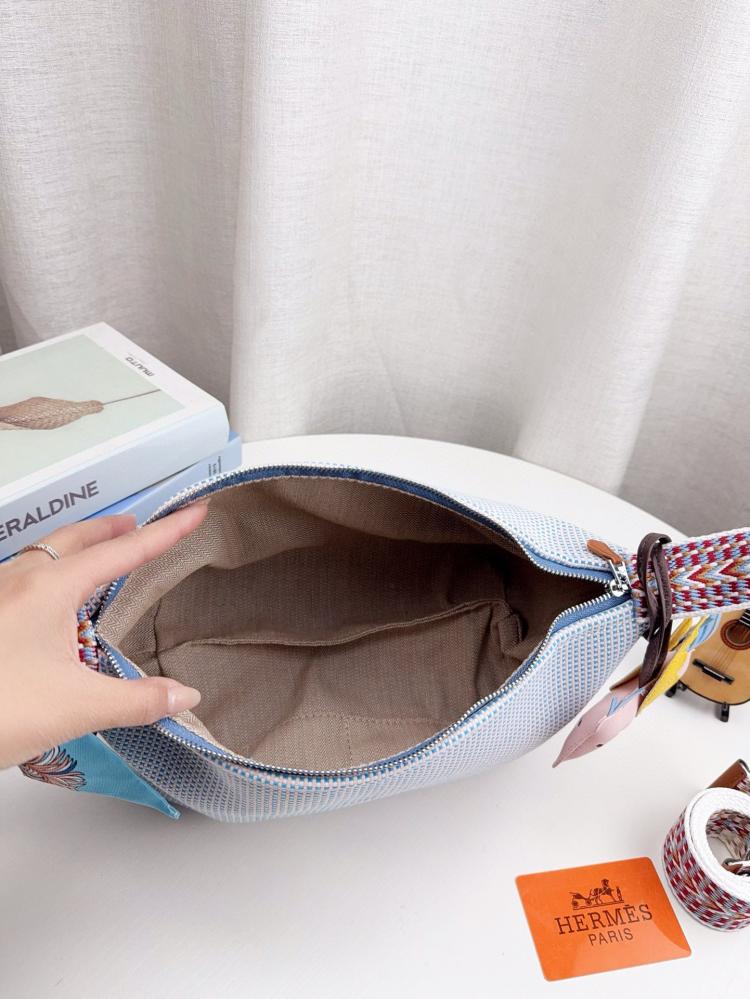شنطة هرمز Trousse (متوفرة بعدة الوان)