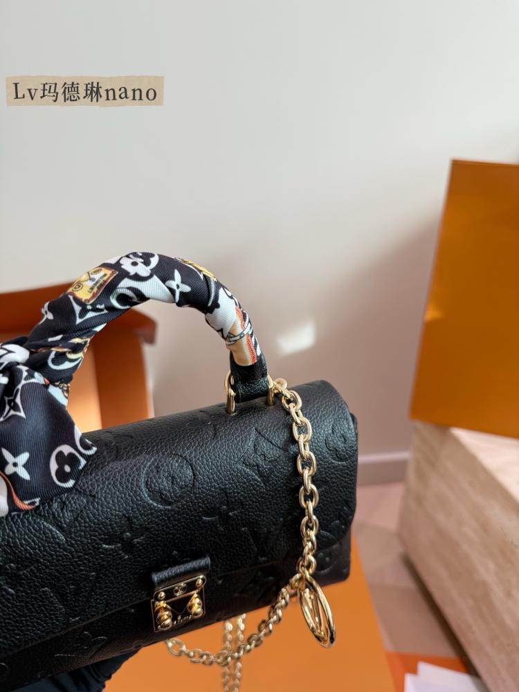 شنطة لويس فيتون LV Madeleine Nano (متوفرة بعدة الوان)