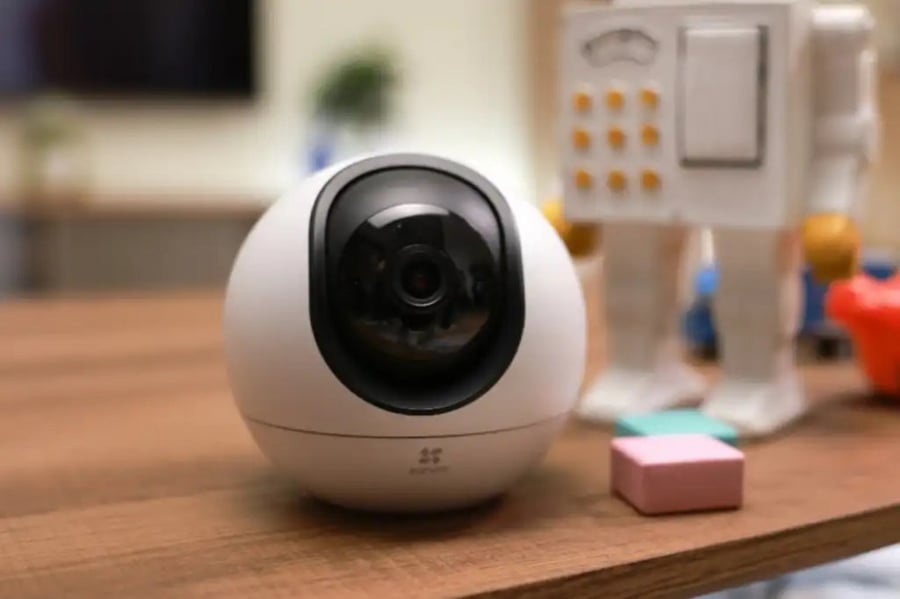 إيزيفيز - كاميرا لاسلكية داخلية C6 بتقنية الذكاء اصطناعي مع ذاكرة 64 GB مجاناً
