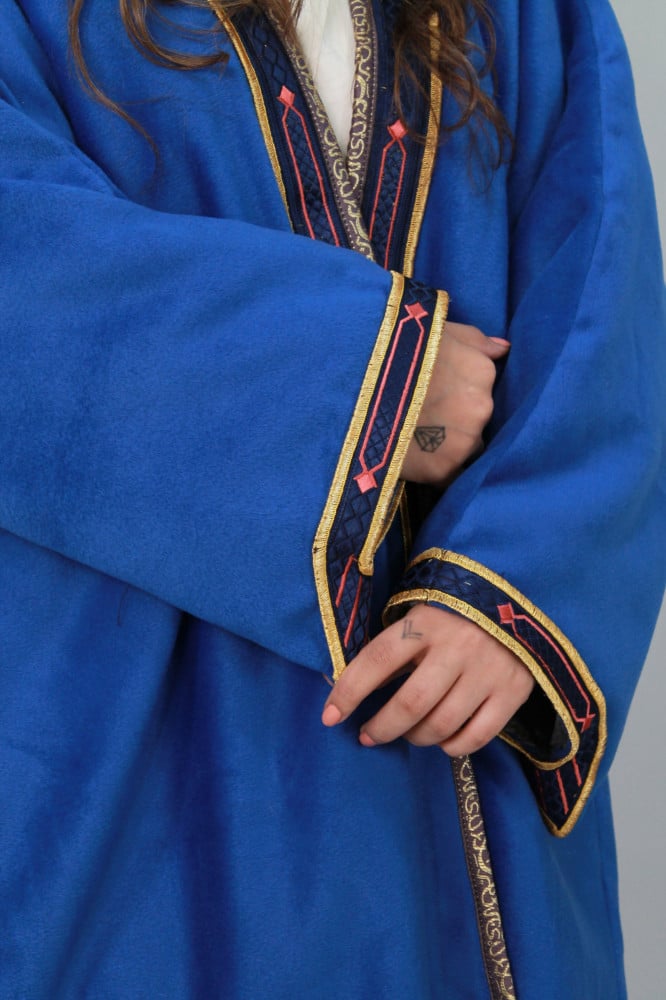 Zari Fur Bisht