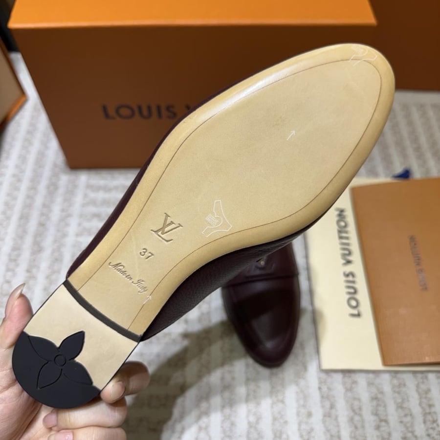 حذاء لوفر نسائي Louis Vuitton