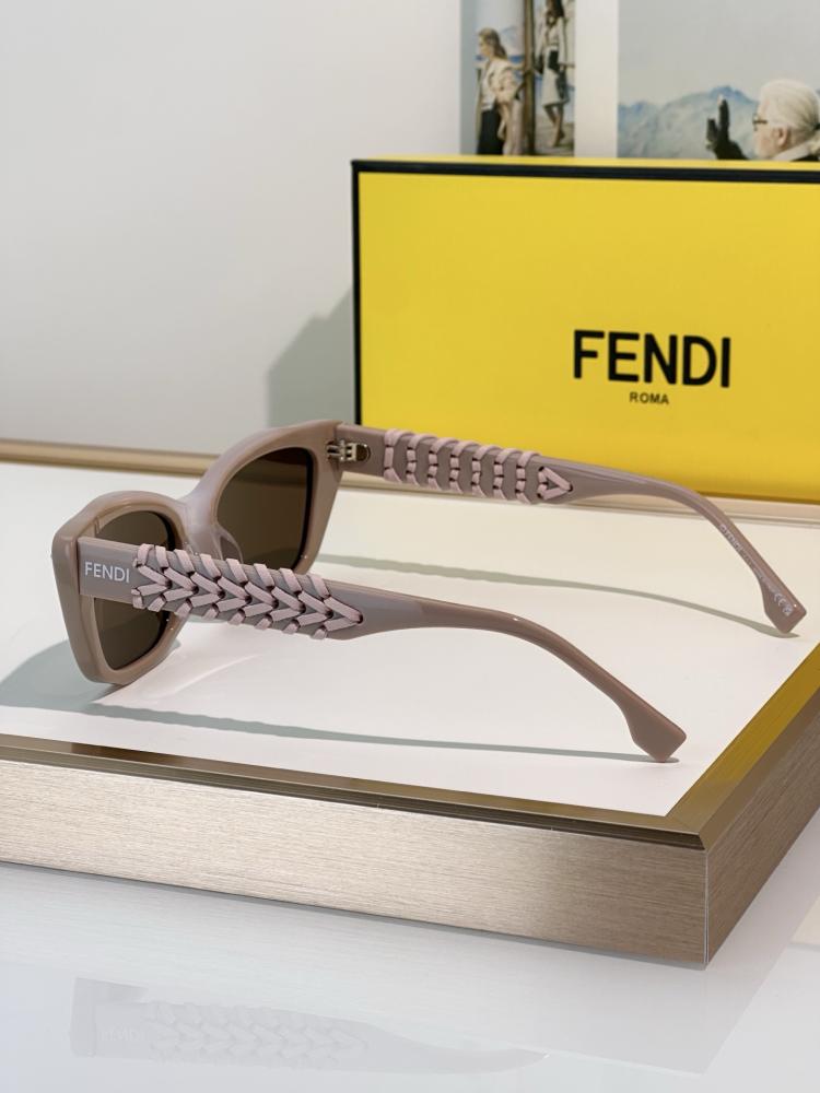 نظارات فندي (FENDI)