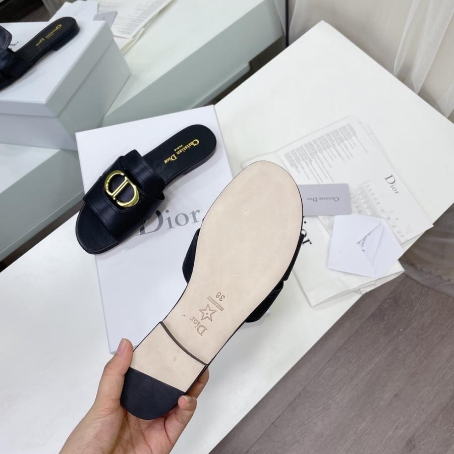 سليبر Dior مفتوح من الخلف