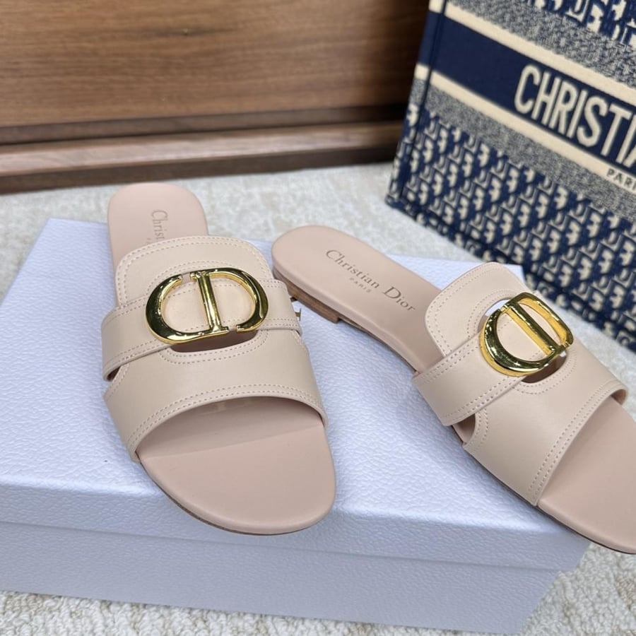 سليبر Dior مفتوح من الخلف
