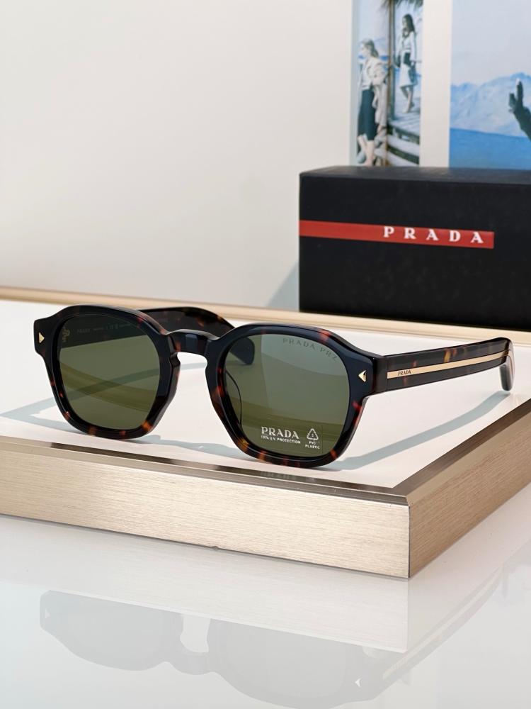 نظارات برادا (PRADA) الشمسية