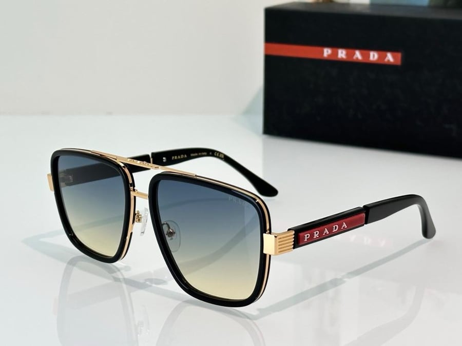 نظارات برادا (PRADA) الشمسية