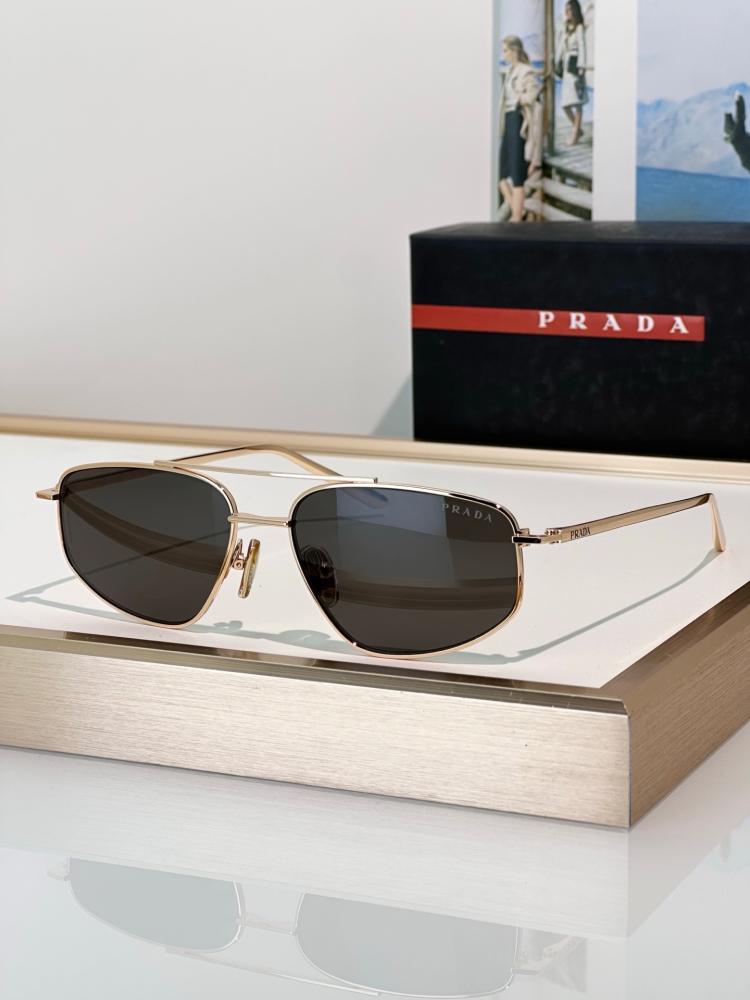نظارات برادا (PRADA) الشمسية