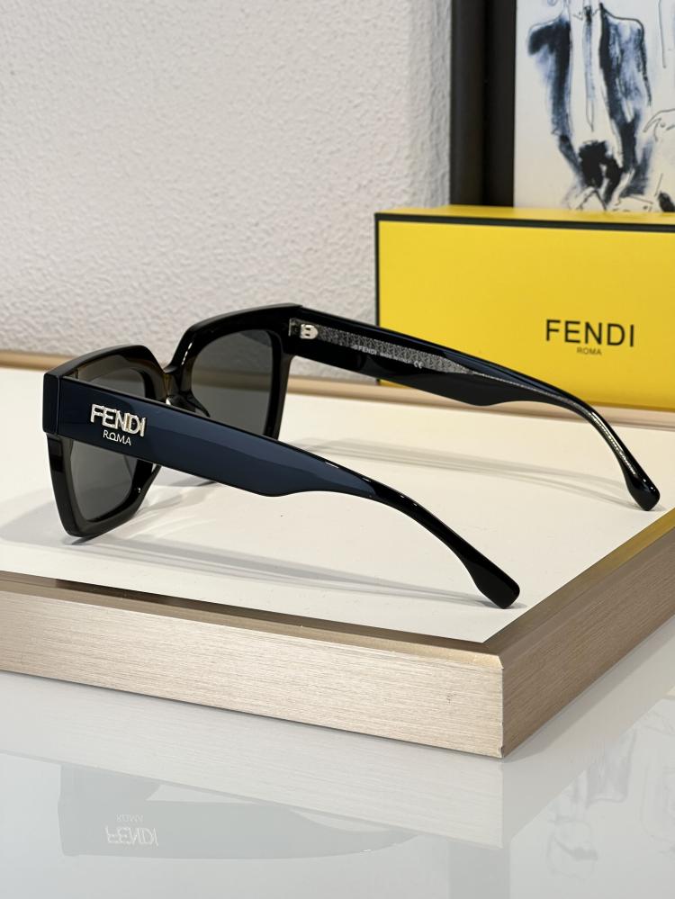 نظارات فندي (FENDI)