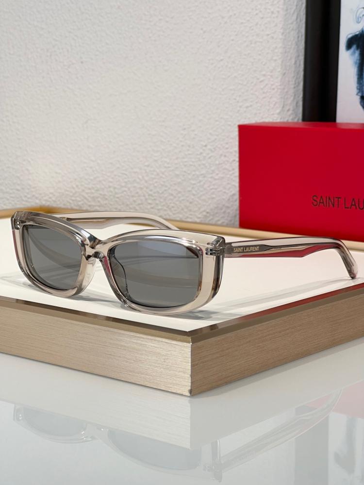 نظارات شمسية من سان لوران (Saint Laurent)