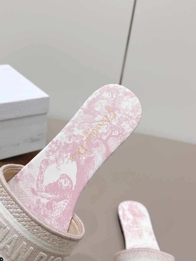 سليبر Dior مفتوح من الخلف