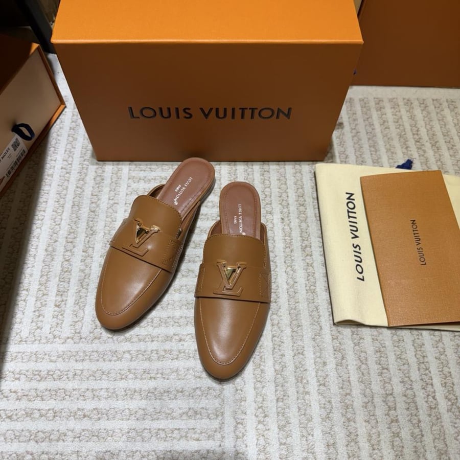 حذاء لوفر نسائي Louis Vuitton