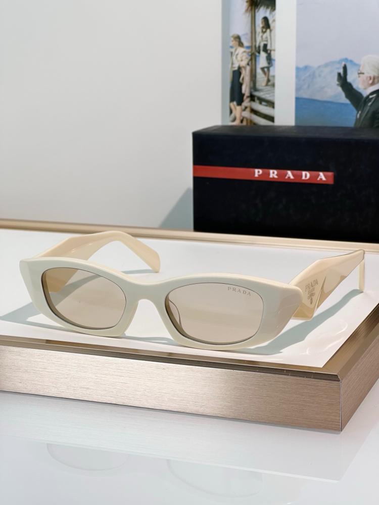 نظارات برادا (PRADA) الشمسية