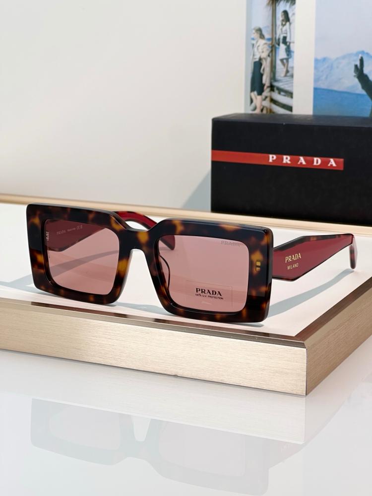 نظارات برادا (PRADA) الشمسية