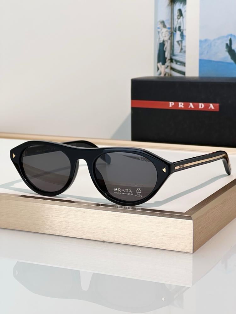 نظارات برادا (PRADA) الشمسية