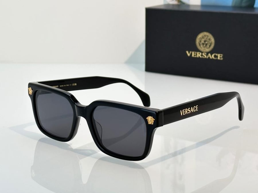 نظارات شمسية من فيرساتشي (Versace)