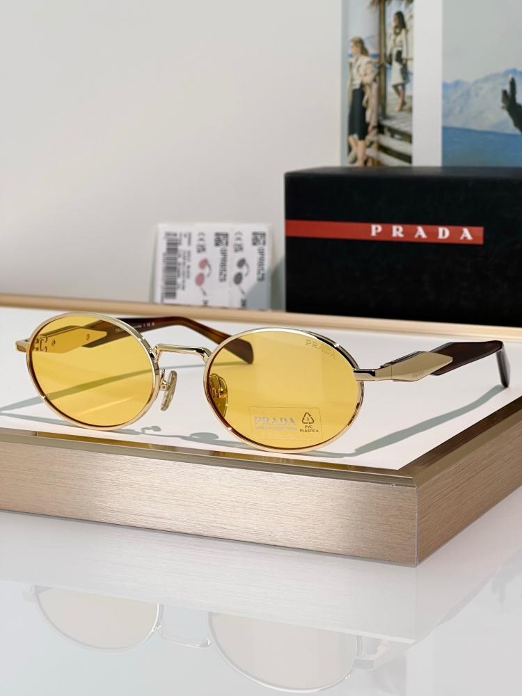 نظارات برادا (PRADA) الشمسية